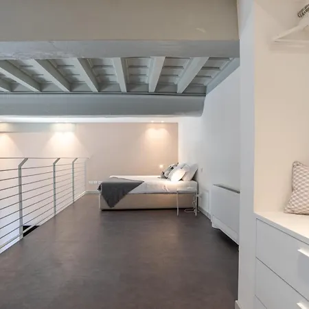 Loggia Visconti - By Myhomeincomo