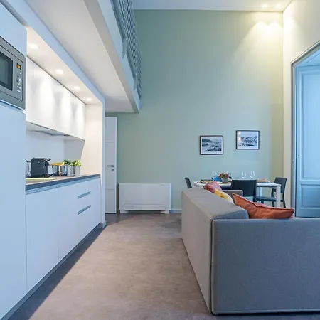 Loggia Visconti - By Myhomeincomo קומו