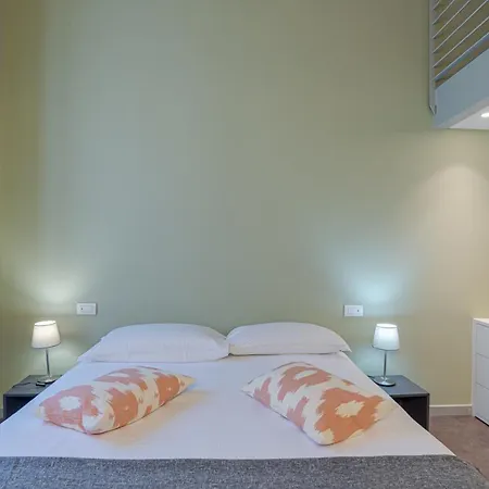 Loggia Visconti - By Myhomeincomo *