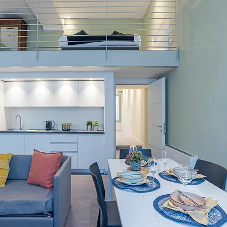 Loggia Visconti - By Myhomeincomo דירה *