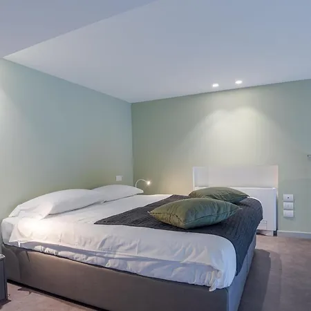 Loggia Visconti - By Myhomeincomo דירה *