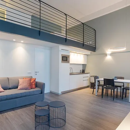 Loggia Visconti - By Myhomeincomo קומו