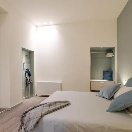 Loggia Visconti - By Myhomeincomo