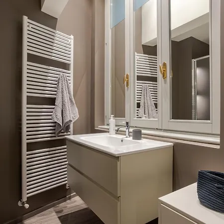 Loggia Visconti - By Myhomeincomo קומו