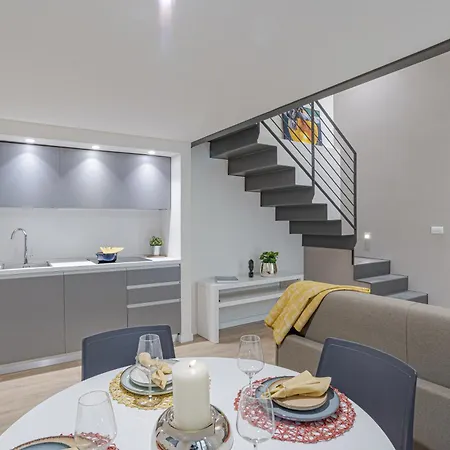 Apartment Loggia Visconti - By Myhomeincomo Como