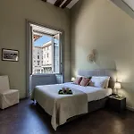 Loggia Visconti - By Myhomeincomo