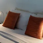 Loggia Visconti - By Myhomeincomo Apartament *