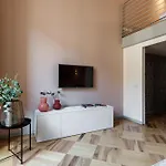 Apartament Loggia Visconti - By Myhomeincomo *