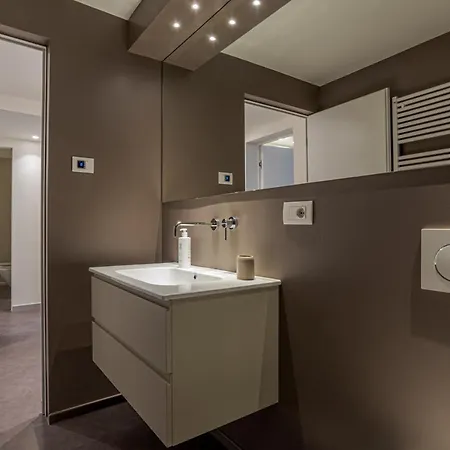 Апартаменты Loggia Visconti - By Myhomeincomo Комо