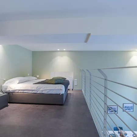 Loggia Visconti - By Myhomeincomo