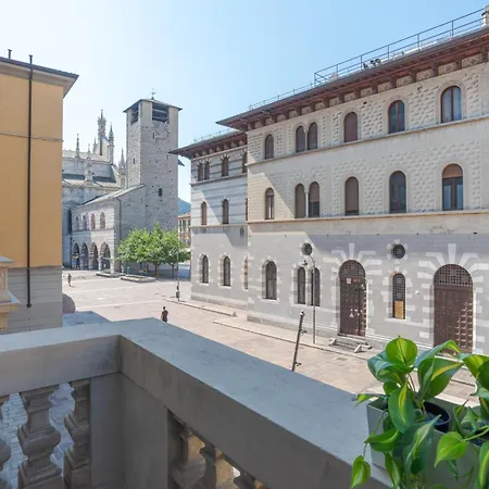 Apartament Loggia Visconti - By Myhomeincomo *