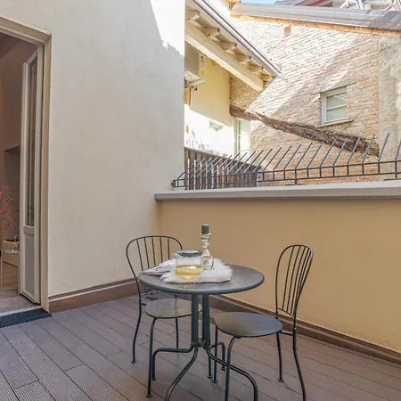 Loggia Visconti - By Myhomeincomo Комо