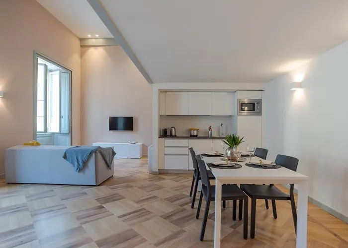 Loggia Visconti - By Myhomeincomo * Como