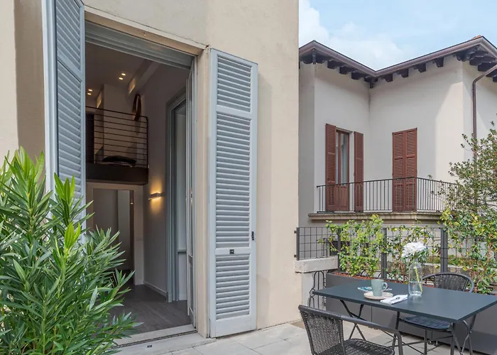 Loggia Visconti - By Myhomeincomo *