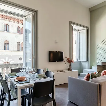 Loggia Visconti - By Myhomeincomo شقة كومو