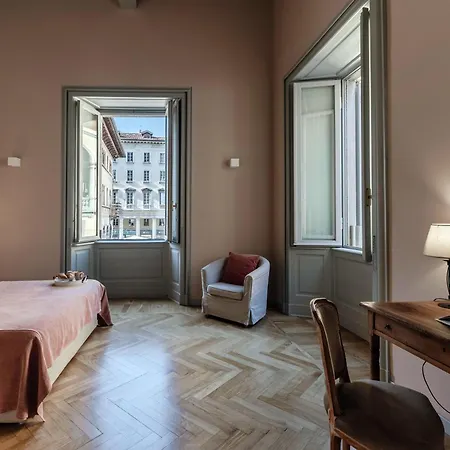 Daire Loggia Visconti - By Myhomeincomo *